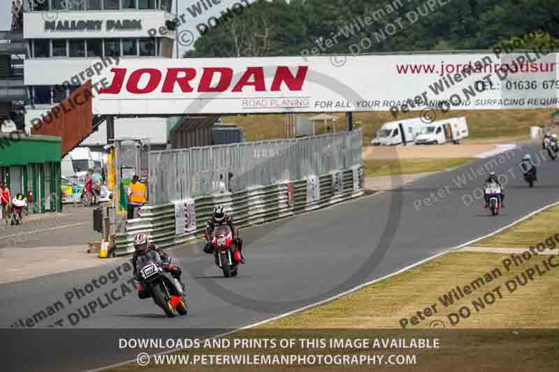 Vintage motorcycle club;eventdigitalimages;mallory park;mallory park trackday photographs;no limits trackdays;peter wileman photography;trackday digital images;trackday photos;vmcc festival 1000 bikes photographs